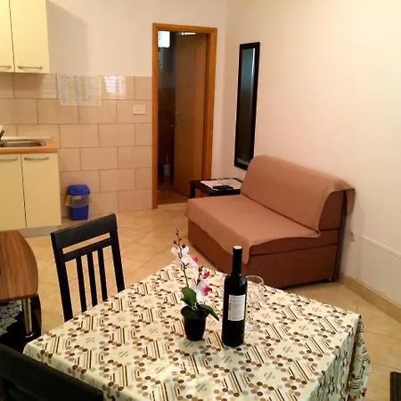 Comfortable & Modern Apartment! Great For An Island Getaway *