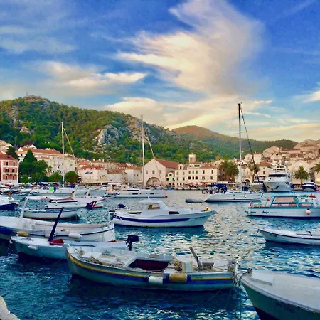 Comfortable & Modern Apartment! Great For An Island Getaway Lejlighed Hvar Town
