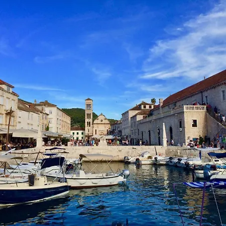 Comfortable & Modern Apartment! Great For An Island Getaway Lejlighed Hvar Town